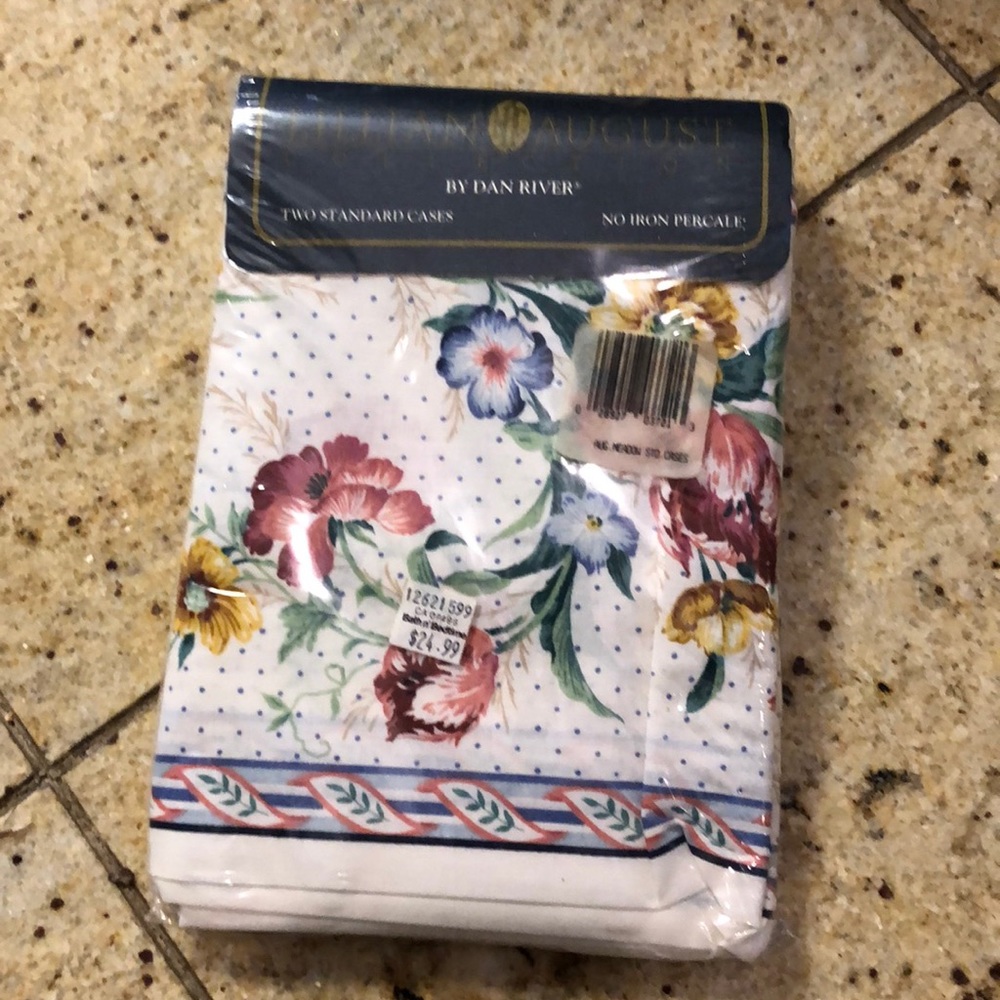 💐🌸🌺🌻2 Standard Floral Bedding Pillow Cases